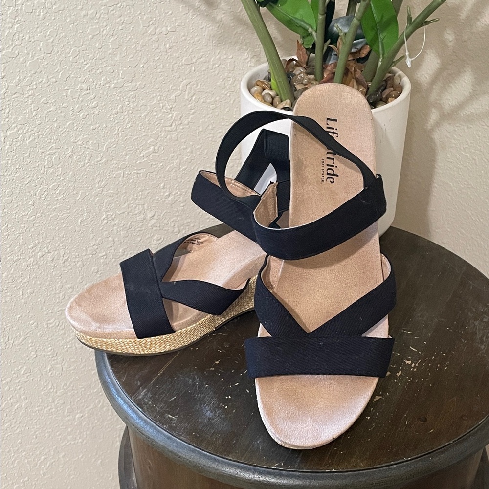 Life Stride Women's Black Sandals